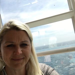 Meet your Posher, Sharon